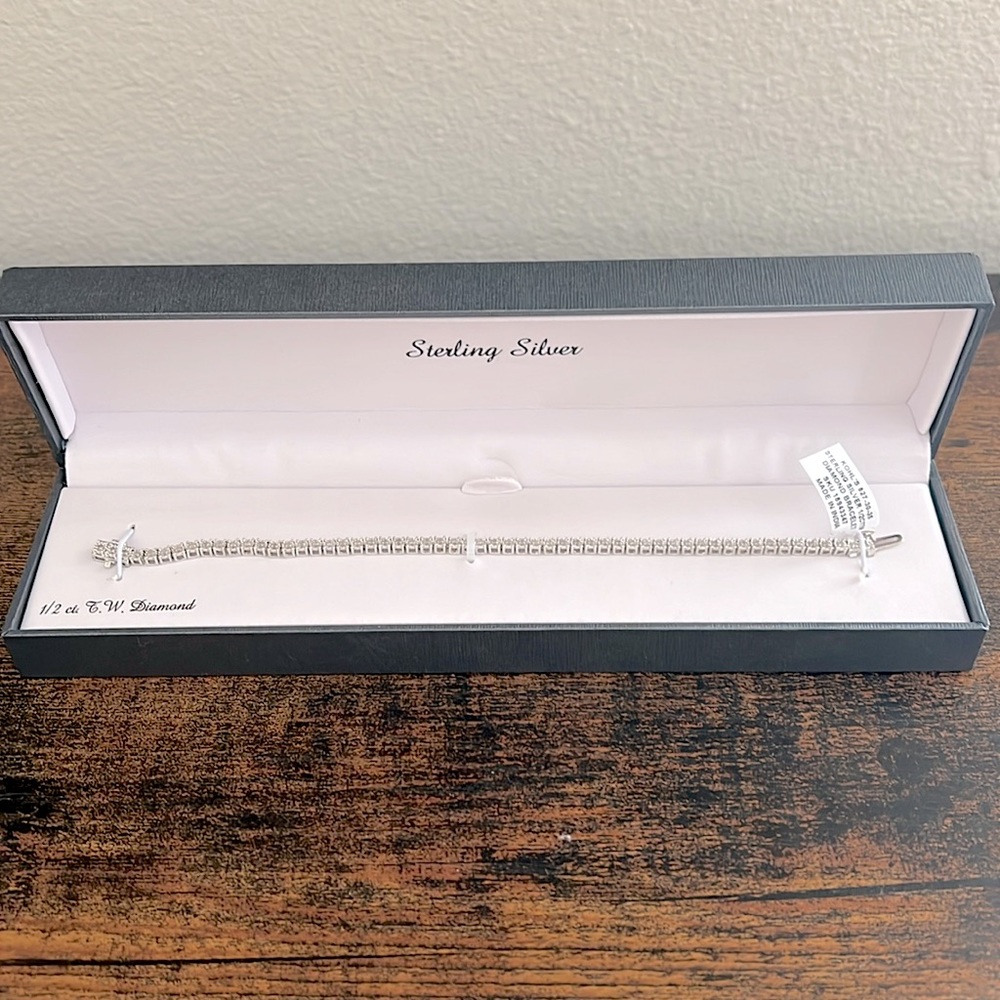 Sterling Silver 1/2 CT T.W Diamond Bracelet